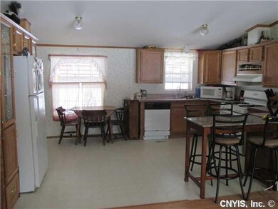 Kitchen Oak Kitchen with Appliances Included