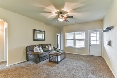 5209 Mcgrath Dr, Alvin, TX 77511 - photo 2