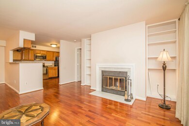 2217 Lovedale Ln unit B, Reston, VA 20191 - photo 6