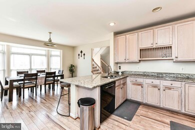 42704 Rolling Rock Square, Chantilly, VA 20152 - photo 7