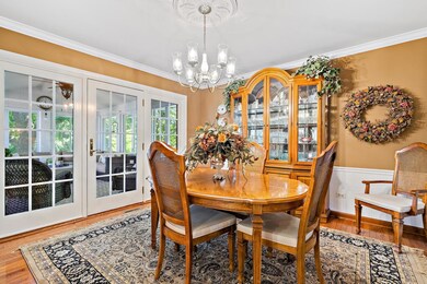 565 Longfellow Dr, Wheaton, IL 60189 - photo 5