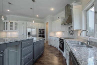 8902 Quail Ridge Ln, Lenexa, KS 66220 - photo 2