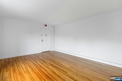 Linwood Park unit 5C, Fort Lee, NJ 07024 - photo 5