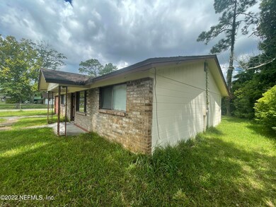 5171 Broken Arrow Dr N, Jacksonville, FL 32244 - photo 3