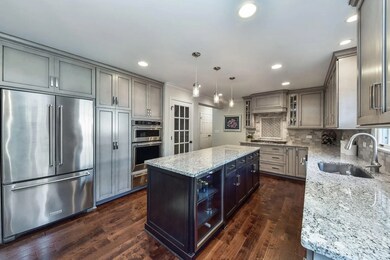 910 Appomattox Cir, Naperville, IL 60540 - photo 5