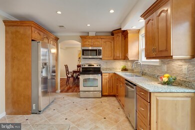 7952 Arden Ct, Dunn Loring, VA 22027 - photo 5