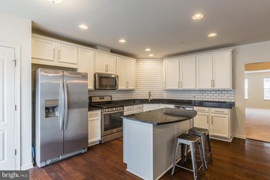 17032 Beveridge Dr unit 24, Dumfries, VA 22026 - photo 2