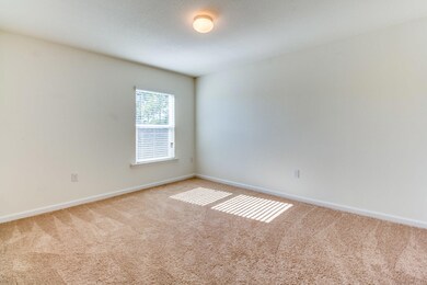The Elle - 4th Bedroom