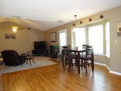 8005 Apple Valley Dr, Louisville, KY 40228 - photo 6