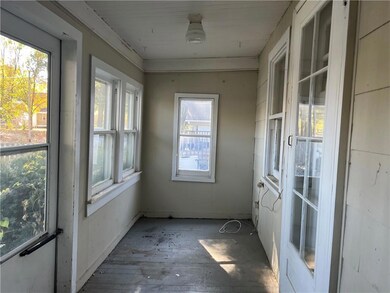 7524 Pennsylvania Ave, Kansas City, MO 64114 - photo 2