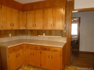 687 Starnes Cove Rd, Asheville, NC 28806 - photo 5