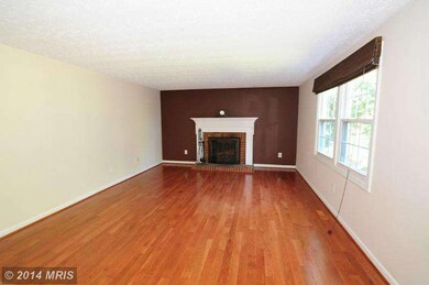 3417 Tyburn Tree Ct, Herndon, VA 20171 - photo 2