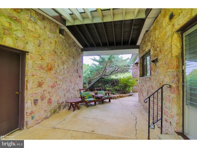 4301 Wrights Ln, Whitehall, PA 18052 - photo 6