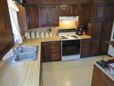 22 Birchwood Ave, Rochester, NH 03867 - photo 5