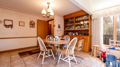 1909 Catherine Dr 16.9-17