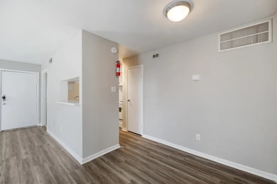 11715 S Glen Dr unit 417-2, Houston, TX 77099 - photo 3