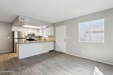 1426 E Mountain View Rd unit 4, Phoenix, AZ 85020 - photo 3