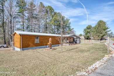 810 Mitchell Ln, Jamestown, TN 38556 - photo 3