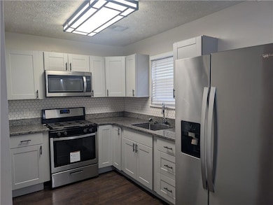 155 Chesapeake Dr unit 145, Ellenwood, GA 30294 - photo 6