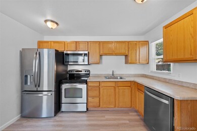 890 Kenton St, Aurora, CO 80010 - photo 6