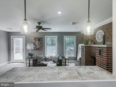 9061 Robinhood Dr, Kunkletown, PA 18058 - photo 6