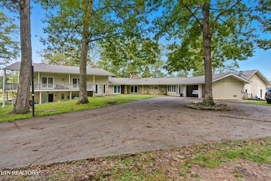 605 S Lake Dr unit A, Oneida, TN 37841 - photo 2