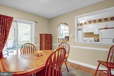 513 Lawrence Ave, Reading, PA 19609 - photo 6