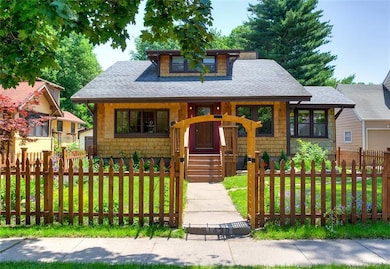 1439 46th St, Des Moines, IA 50311 - photo 2