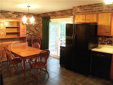 2873 Chesfield Dr, Columbus, OH 43204 - photo 2