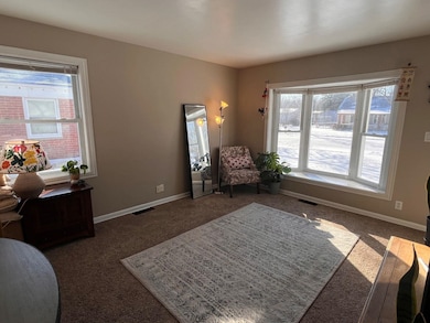 1605 E Haley St, Midland, MI 48642 - photo 3