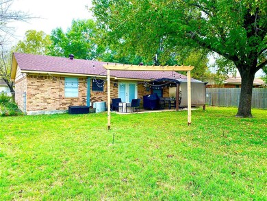 100 Leslie St, Bonham, TX 75418 - photo 3