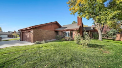 1554 Crest View Way unit B, Grand Junction, CO 81506 - photo 2