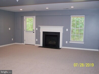 42251 St Huberts Place, Chantilly, VA 20152 - photo 2