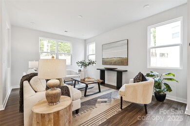 3142 Finchborough Ct unit 252, Charlotte, NC 28269 - photo 4