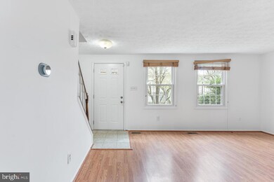 11562 Ivy Bush Ct, Reston, VA 20191 - photo 2