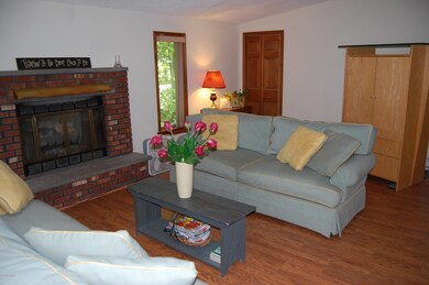 308 Surrey Dr, Hawley, PA 18428 - photo 4