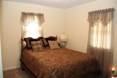 400 & 404 E 27th St S, Newton, IA 50208 - photo 5