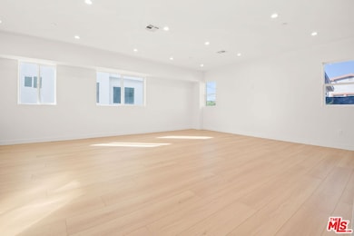 1707 S Burnside Ave unit 1/2, Los Angeles, CA 90019 - photo 7