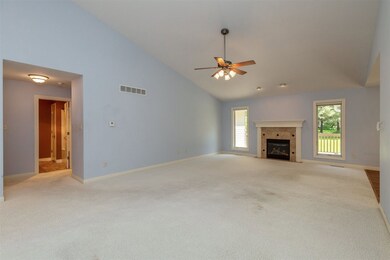 3406 Clearview Dr, Cedar Falls, IA 50613 - photo 2