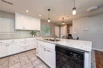 39 Valley Dr, Farmington, AR 72730