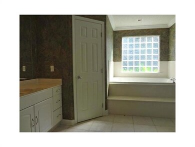 Master Bath/Spa.