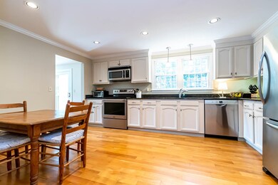 21 Thoreau Dr, Nashua, NH 03062 - photo 6