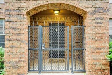 2111 Main St unit 5, Lubbock, TX 79401 - photo 3