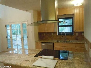 Kitchen - Gorgeous Kitchen with Granite tops and M