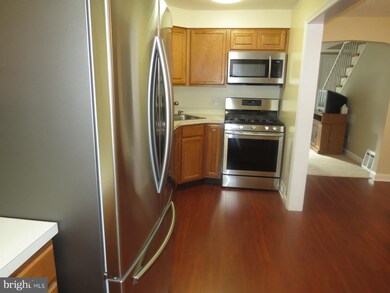 18 Clarendon Dr, Darby, PA 19023 - photo 5