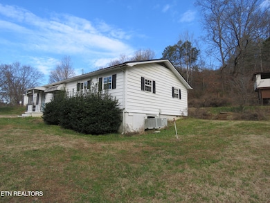 4330 Fulton Rd, Corryton, TN 37721 - photo 2