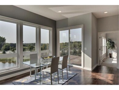 Large informal dinette w/ great exposure