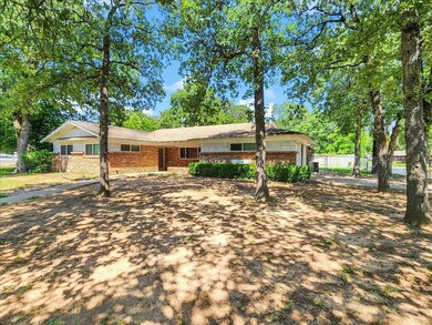 632 Woodcrest Dr, Hurst, TX 76053 - photo 3