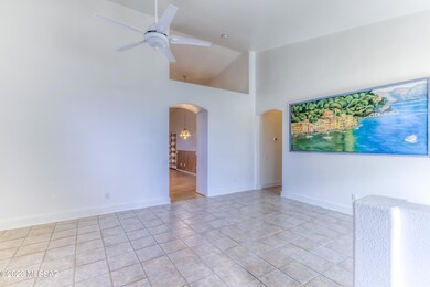 6 Living Room photo a