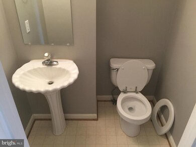 72 Victoria Square, Frederick, MD 21702 - photo 5